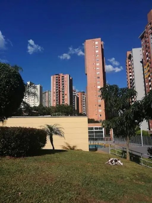 Apto De Lujo Con Terraza Zona Barbecue Y Piscina Apartment Medellin