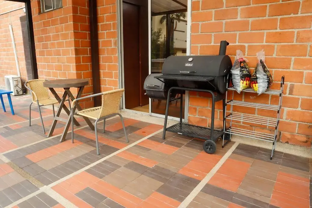 Apto De Lujo Con Terraza Zona Barbecue Y Piscina Apartment Medellin