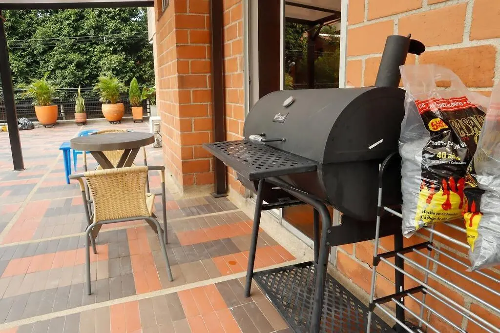 Apto De Lujo Con Terraza Zona Barbecue Y Piscina Apartment Medellin