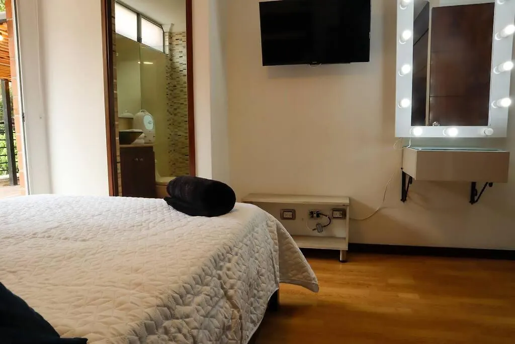 Apto De Lujo Con Terraza Zona Barbecue Y Piscina Apartment Medellin Colombia