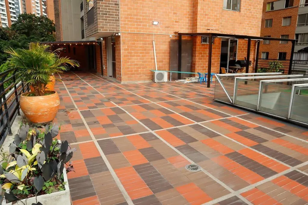 Apto De Lujo Con Terraza Zona Barbecue Y Piscina Apartment Medellin